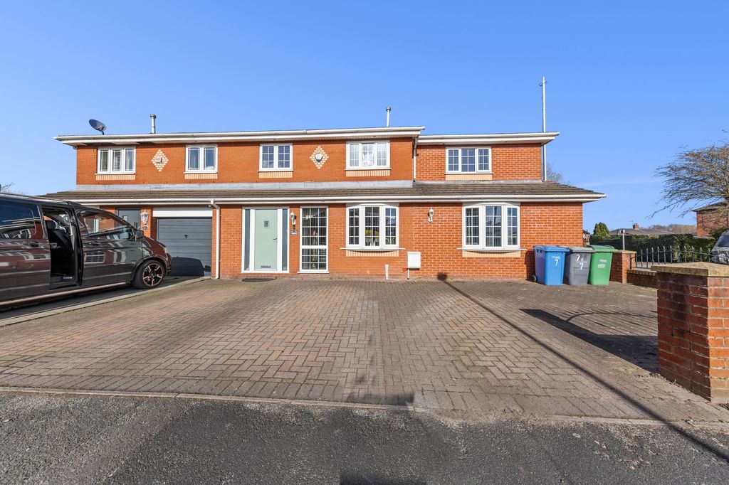 Property photo 1 of 26