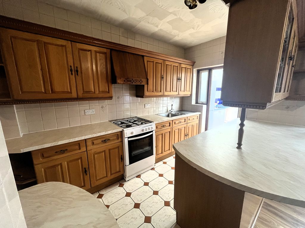 Property photo 2 of 17 Img_4703