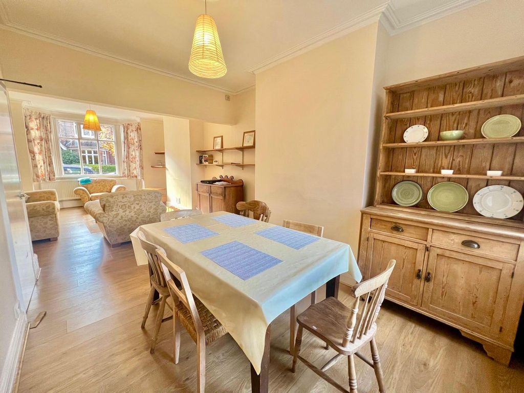 Property photo 2 of 16 Image