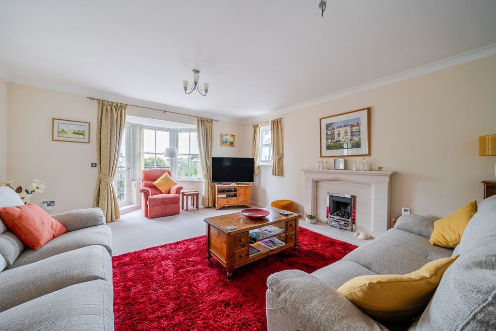 Property photo 2 of 34 1516022-10-1A07Bc36B9168