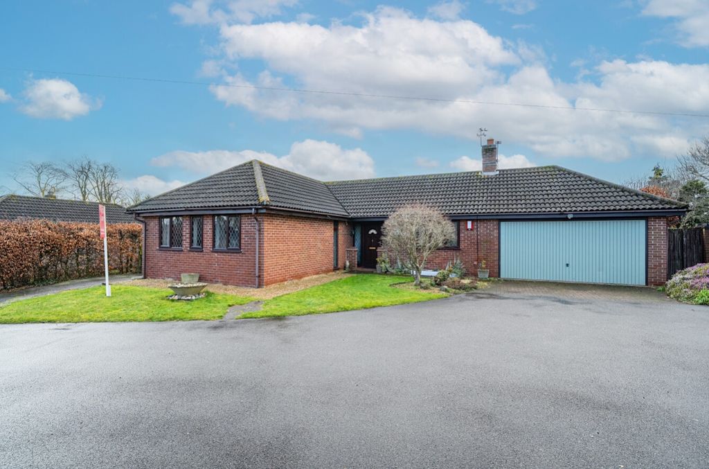 Property photo 1 of 27 1416014-2-6993530E44E46-Arw-1