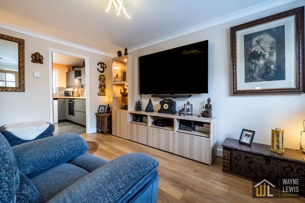 Property photo 2 of 34
