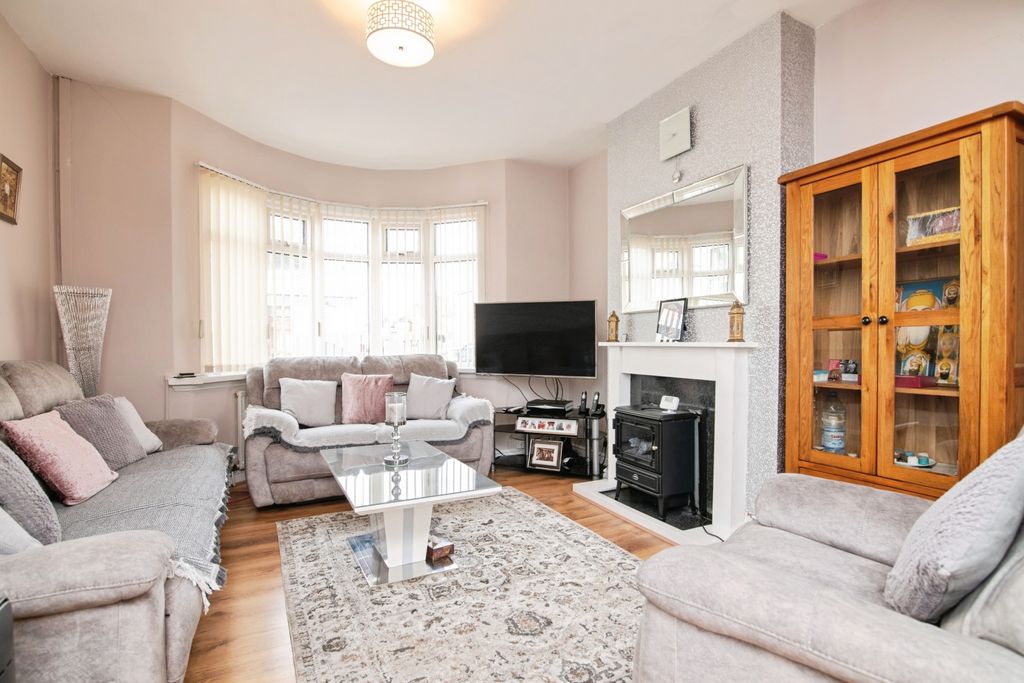 Property photo 3 of 15 Lounge/Dining Room