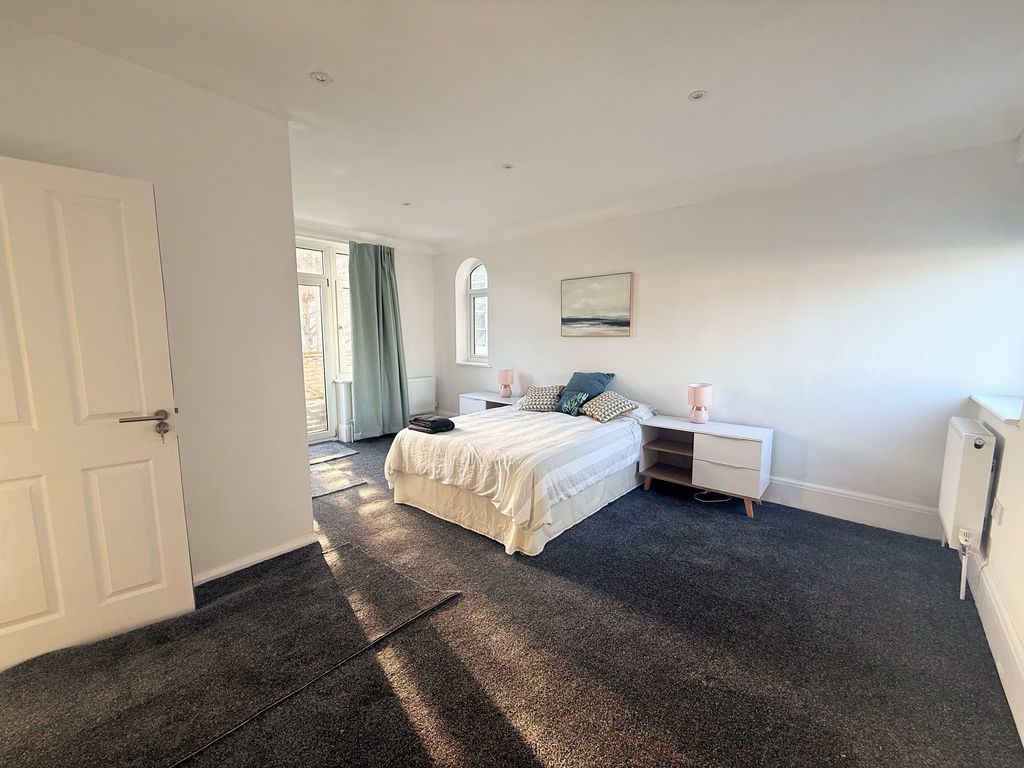 Property photo 3 of 21 Img_4629
