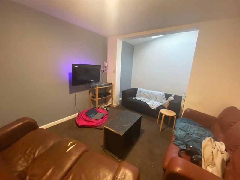 Property photo 3 of 10 Photo 8