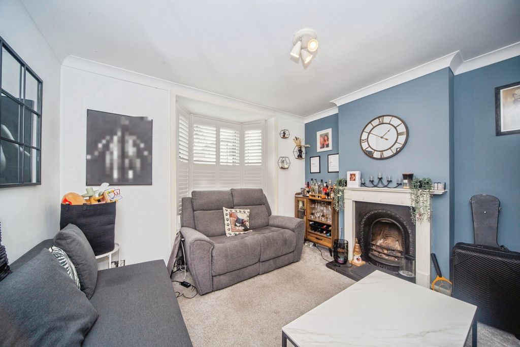 Property photo 2 of 16 Pbox-Img.Jpg
