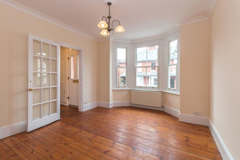 Property photo 2 of 38 47010_5541539_Img_02_0000