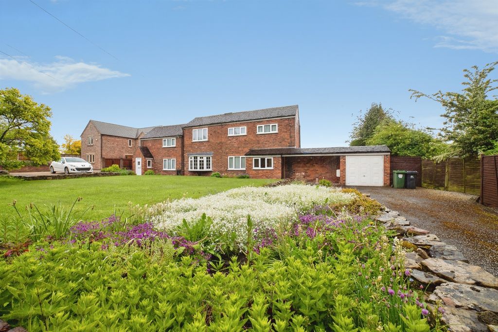 Property photo 1 of 32