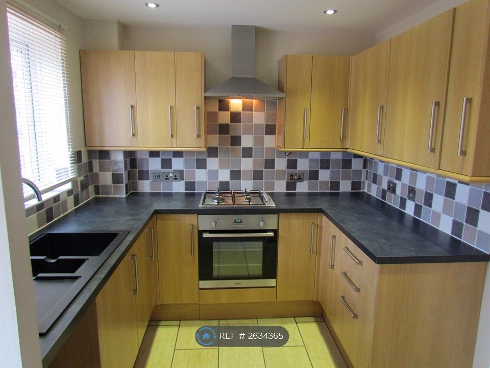 Property photo 3 of 7 Kitchen