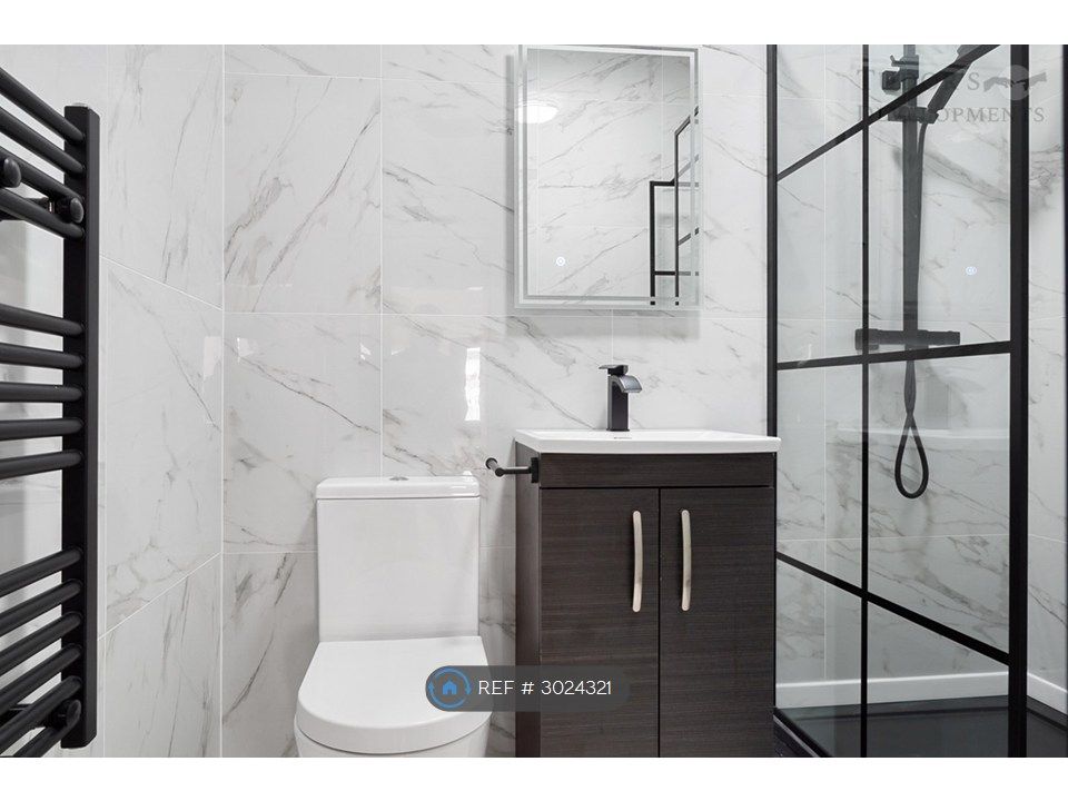 Property photo 3 of 8 Bathroom