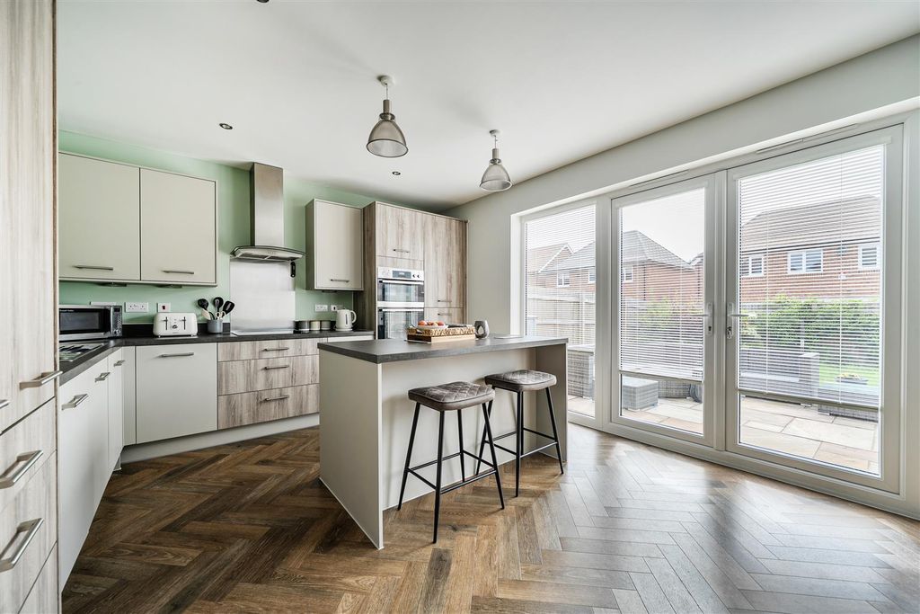 Property photo 3 of 27 1464788-10-6A0Df573Ebd5c.Jpg