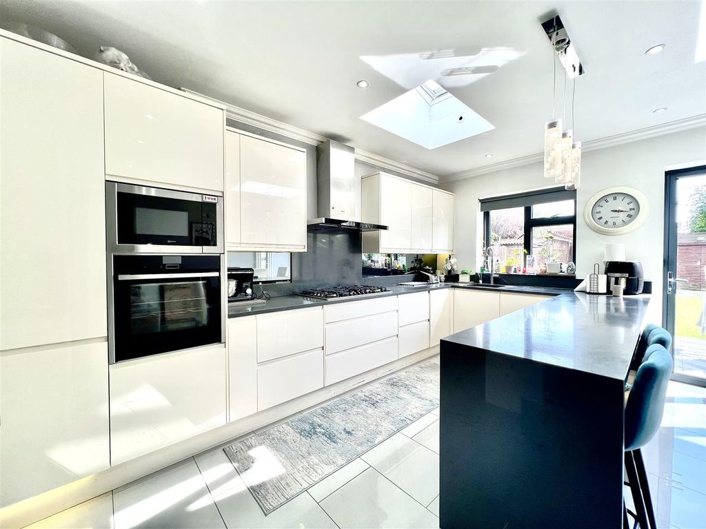 Property photo 2 of 13 Kitchen