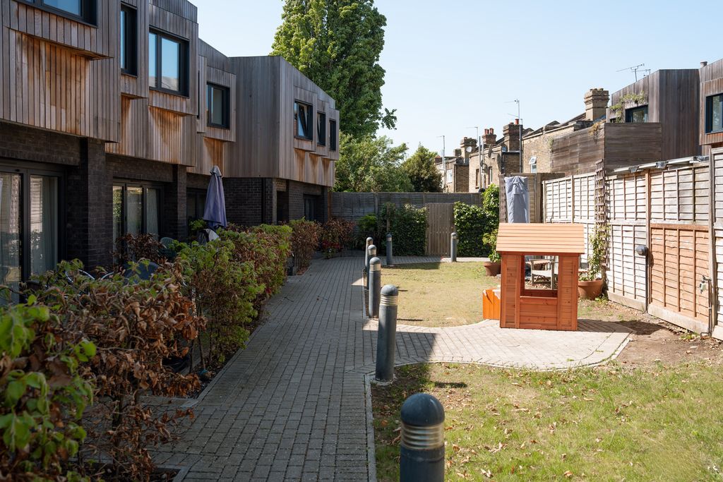 Property photo 2 of 23 281074 - Dsc07115-Edit.Jpg