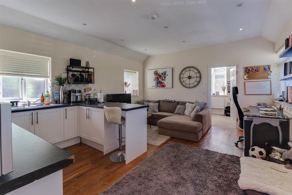 Property photo 2 of 10 05.Jpg