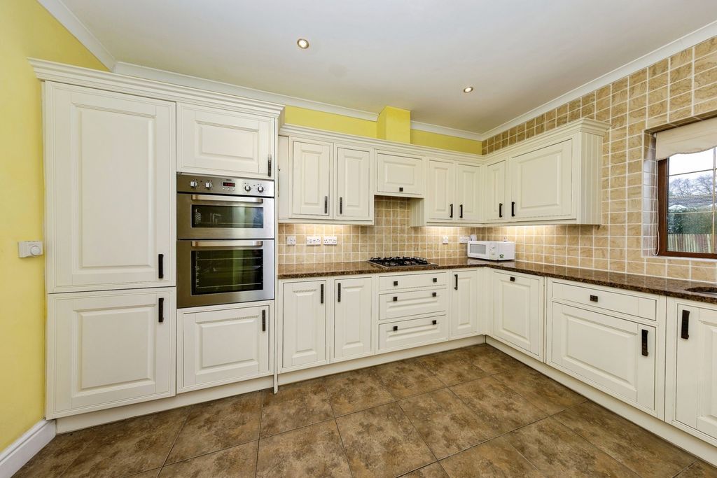 Property photo 2 of 20 Pbox-Img.Jpg