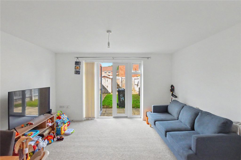 Property photo 3 of 19 Picture No. 04