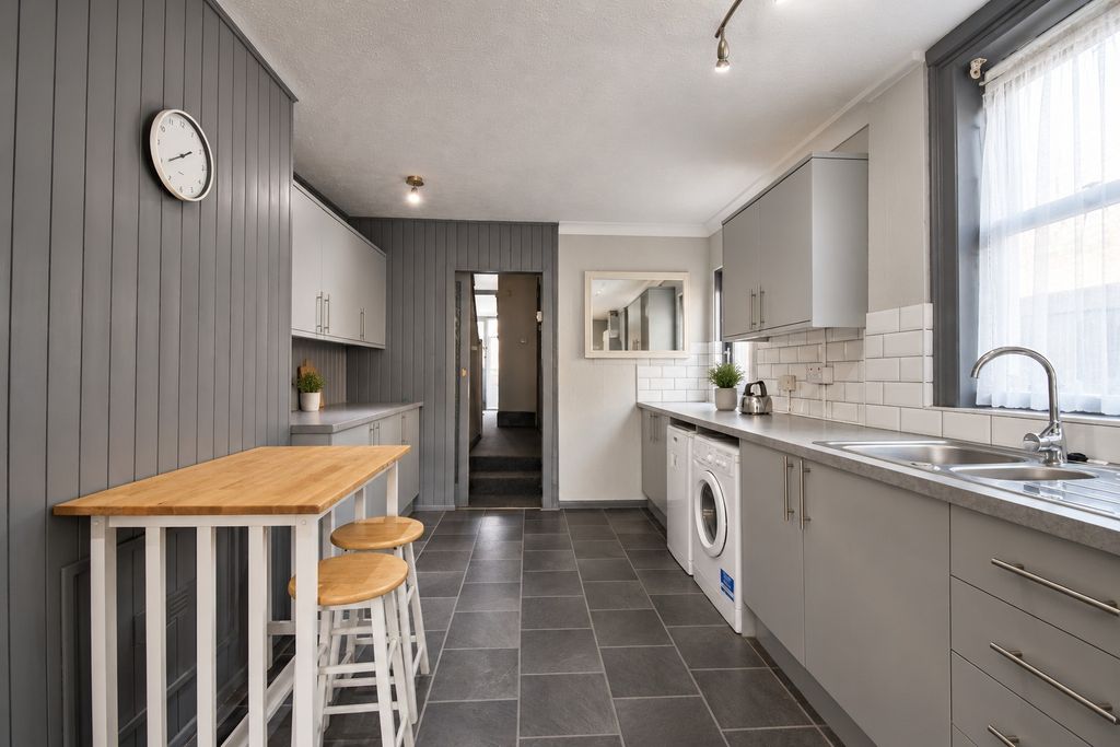 Property photo 3 of 12 5317873