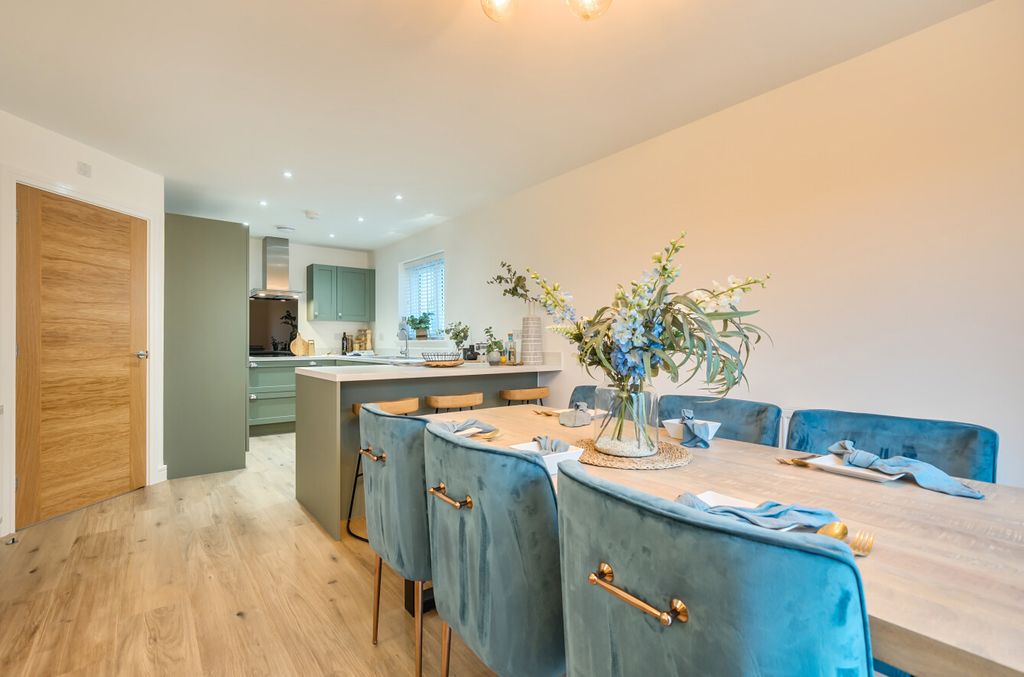 Property photo 3 of 16 3 - 1402571-10-6973d6...