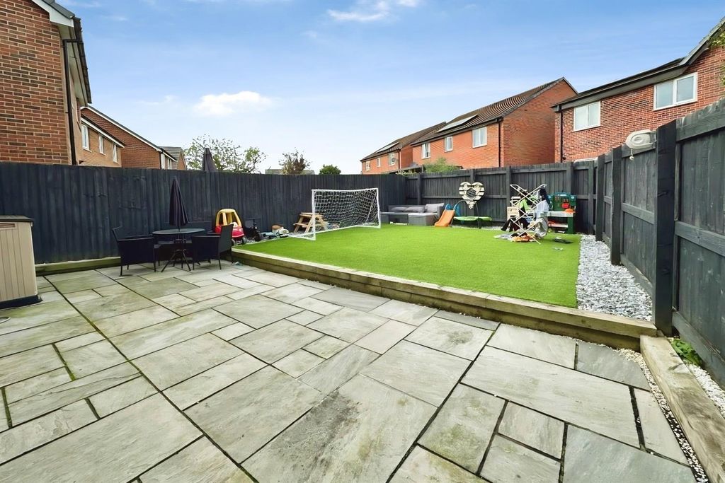 Property photo 3 of 14 10