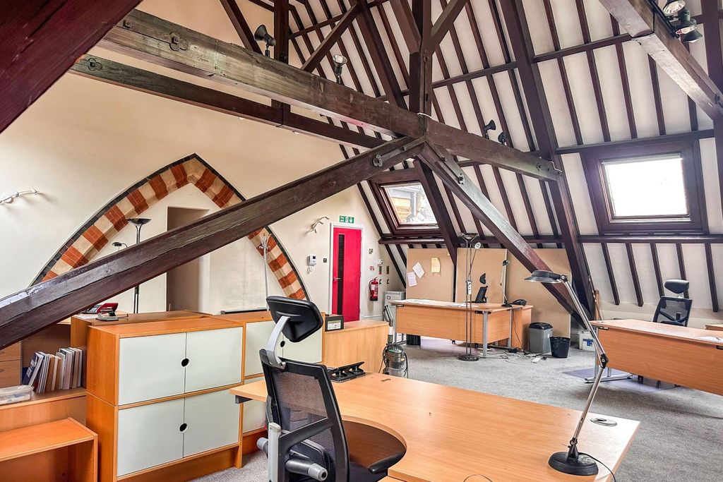 Property photo 3 of 9