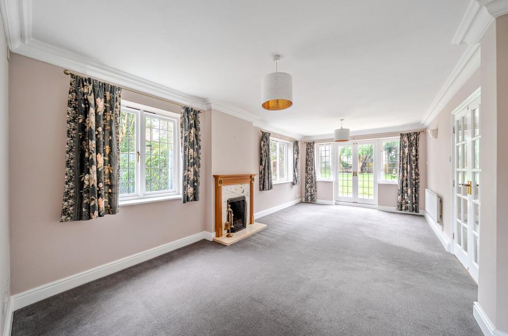 Property photo 2 of 26