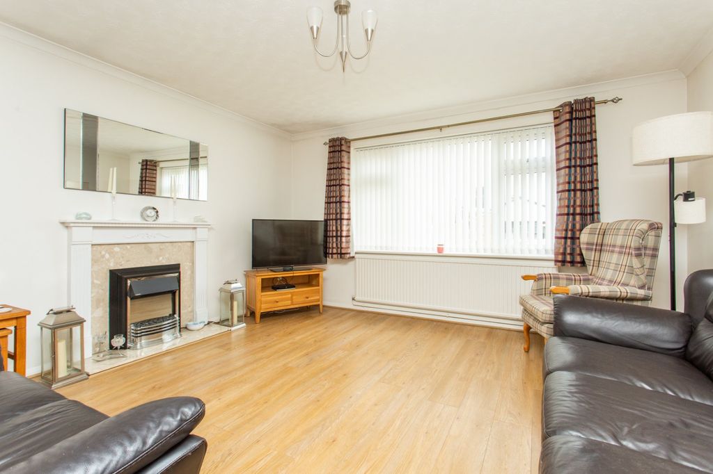 Property photo 3 of 12 Picture 3