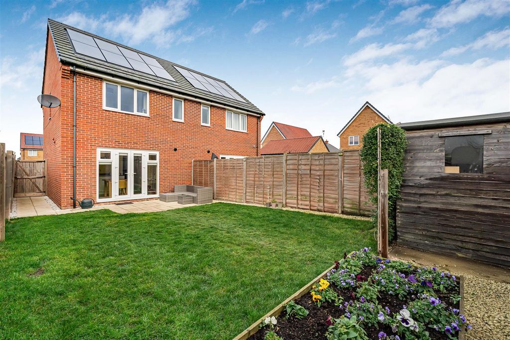 Property photo 3 of 17 12_68961.Jpg