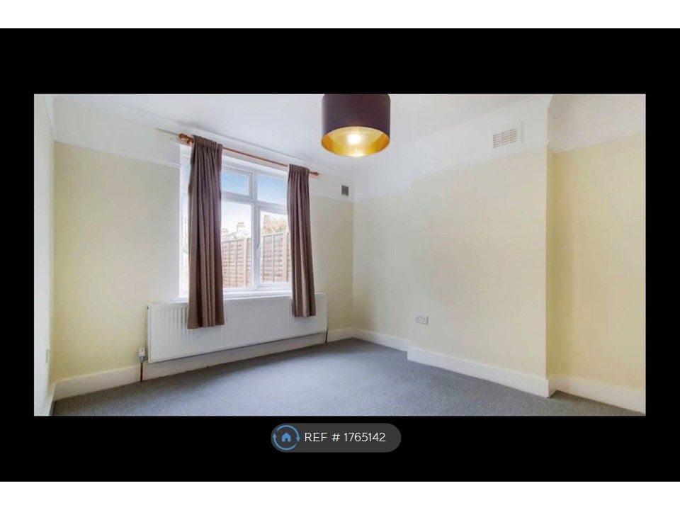 Property photo 3 of 8 Bedroom