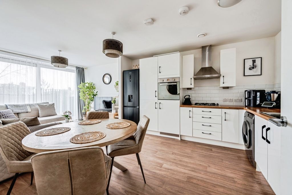 Property photo 2 of 19 Pbox-Img.Jpg