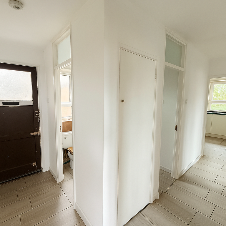 Property photo 3 of 7 Communal Door