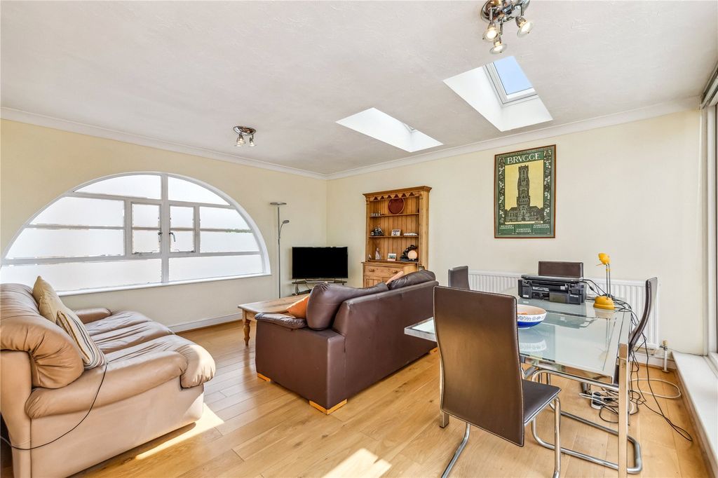 Property photo 3 of 16 Reception Room