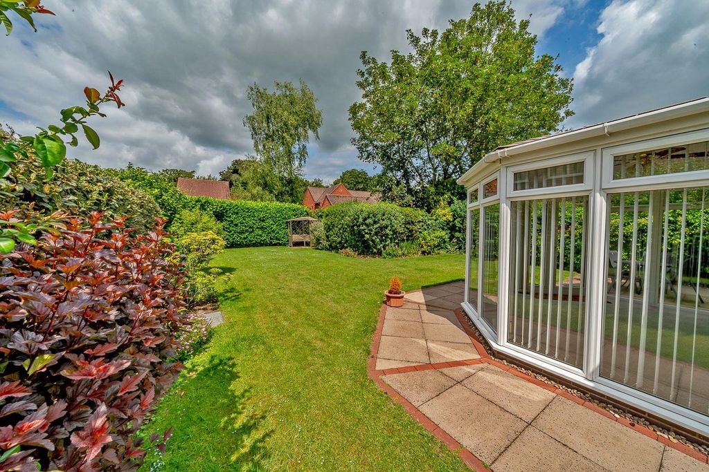 Property photo 2 of 28