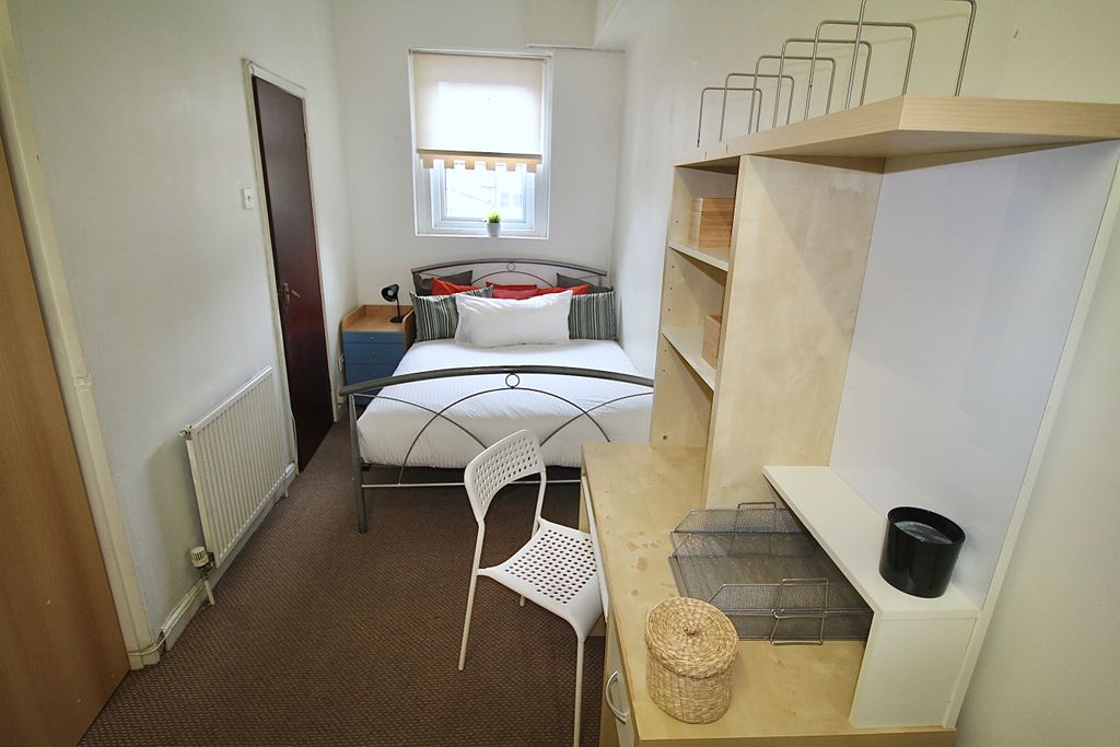 Property photo 1 of 5