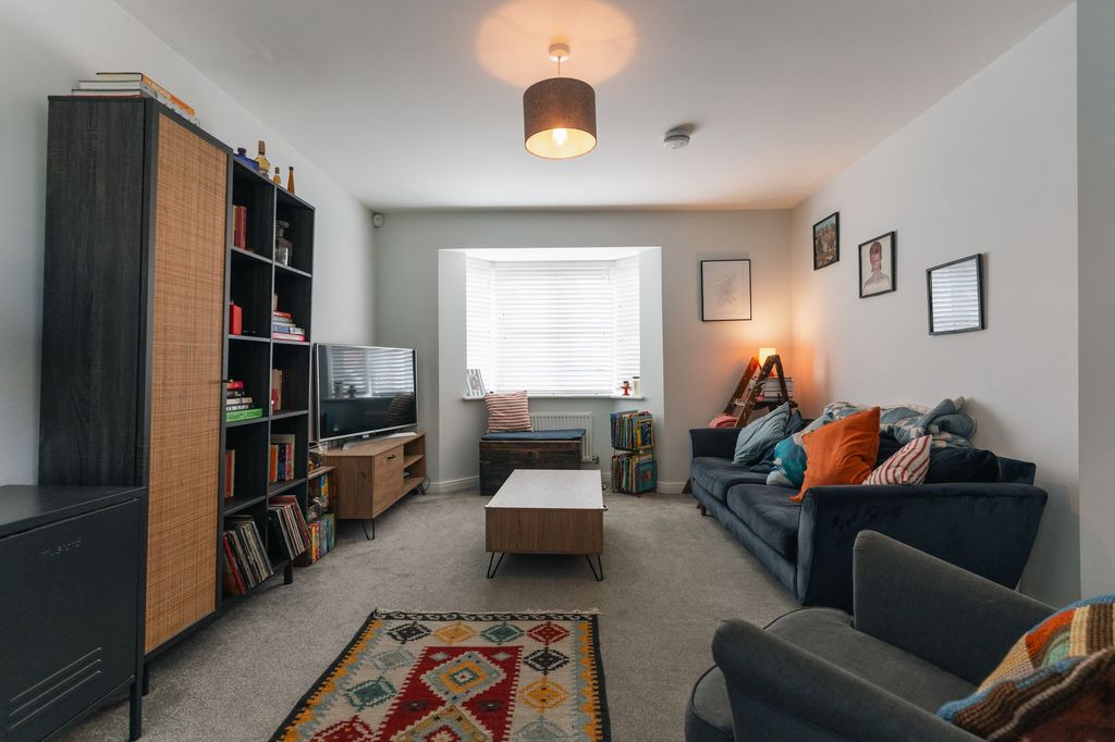 Property photo 3 of 18