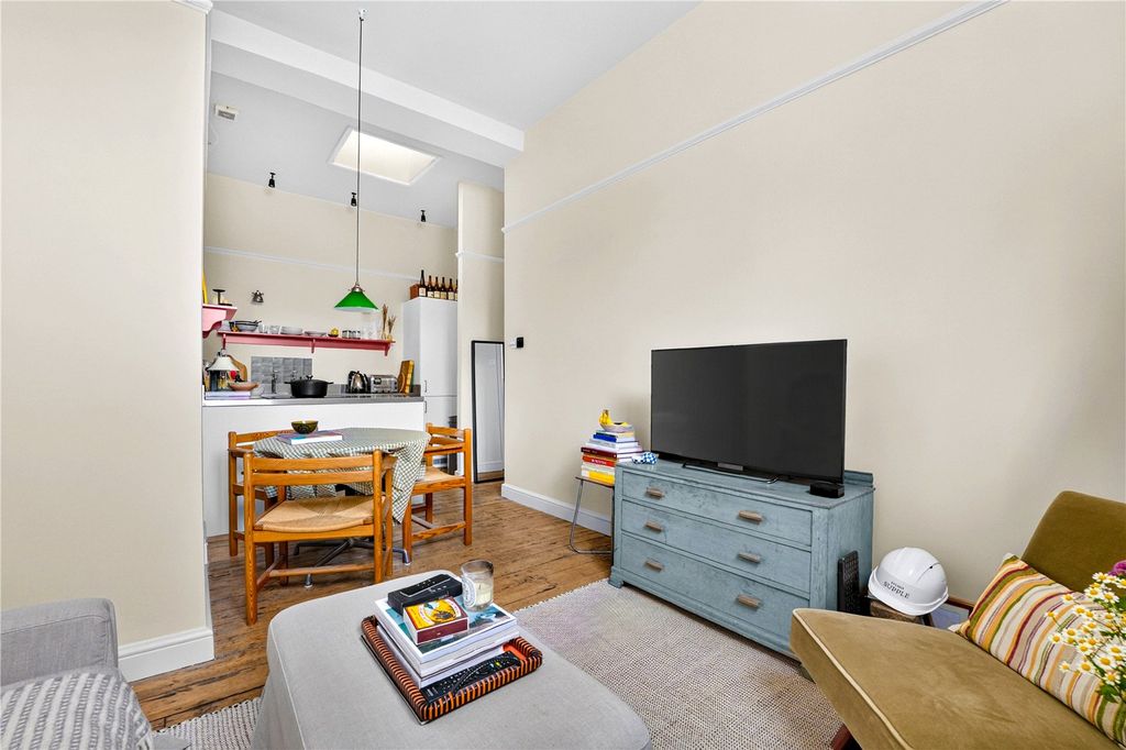 Property photo 3 of 10 Picture No. 30