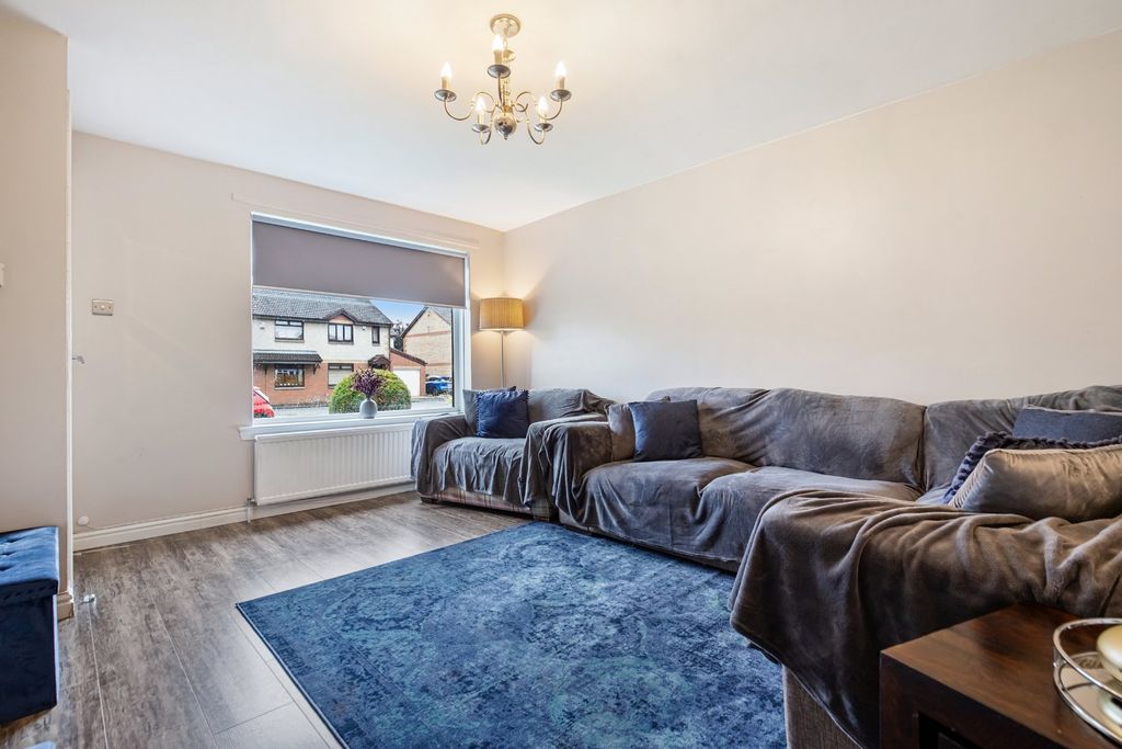 Property photo 2 of 21 Picture No. 12