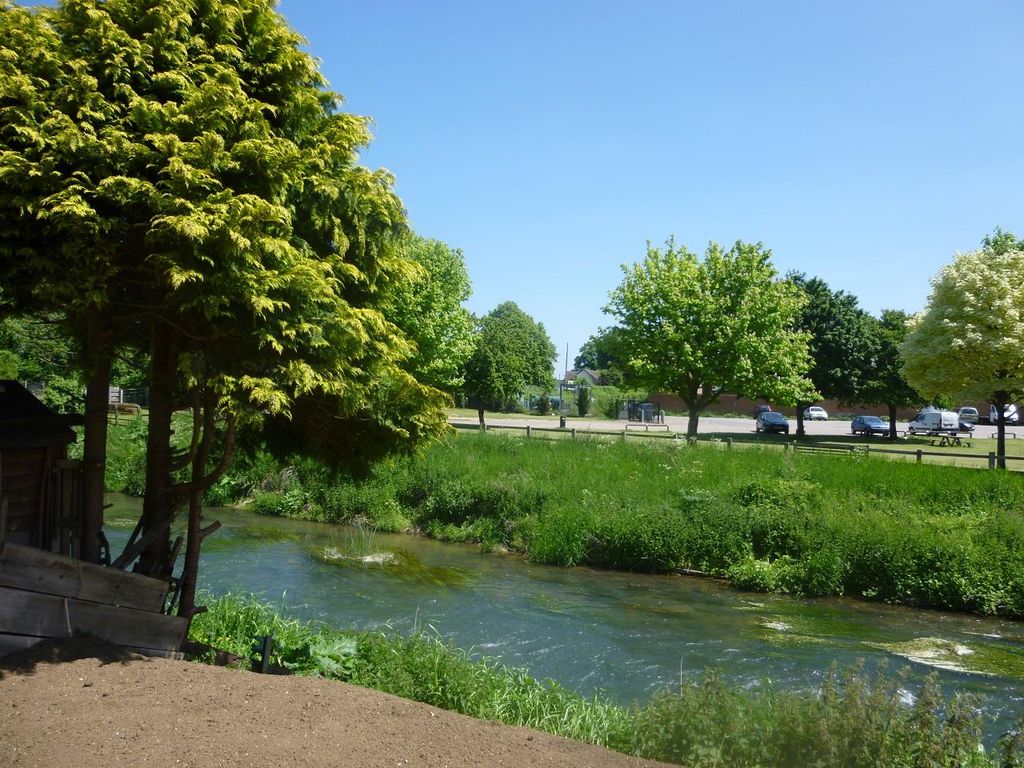 Property photo 3 of 19 Outlook.Jpg