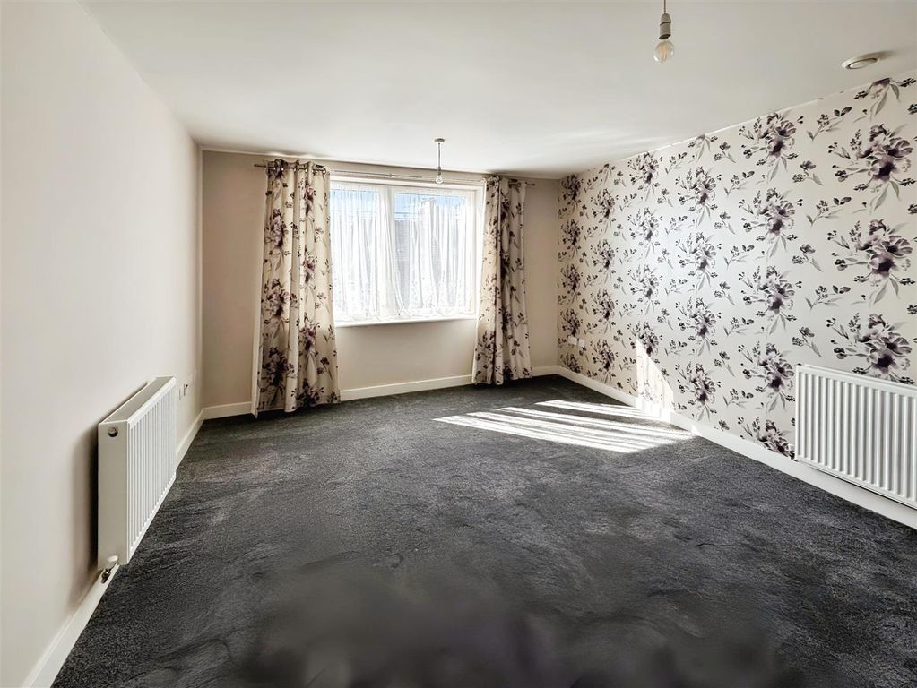 Property photo 3 of 12 Open Plan Lounge/Kitchen