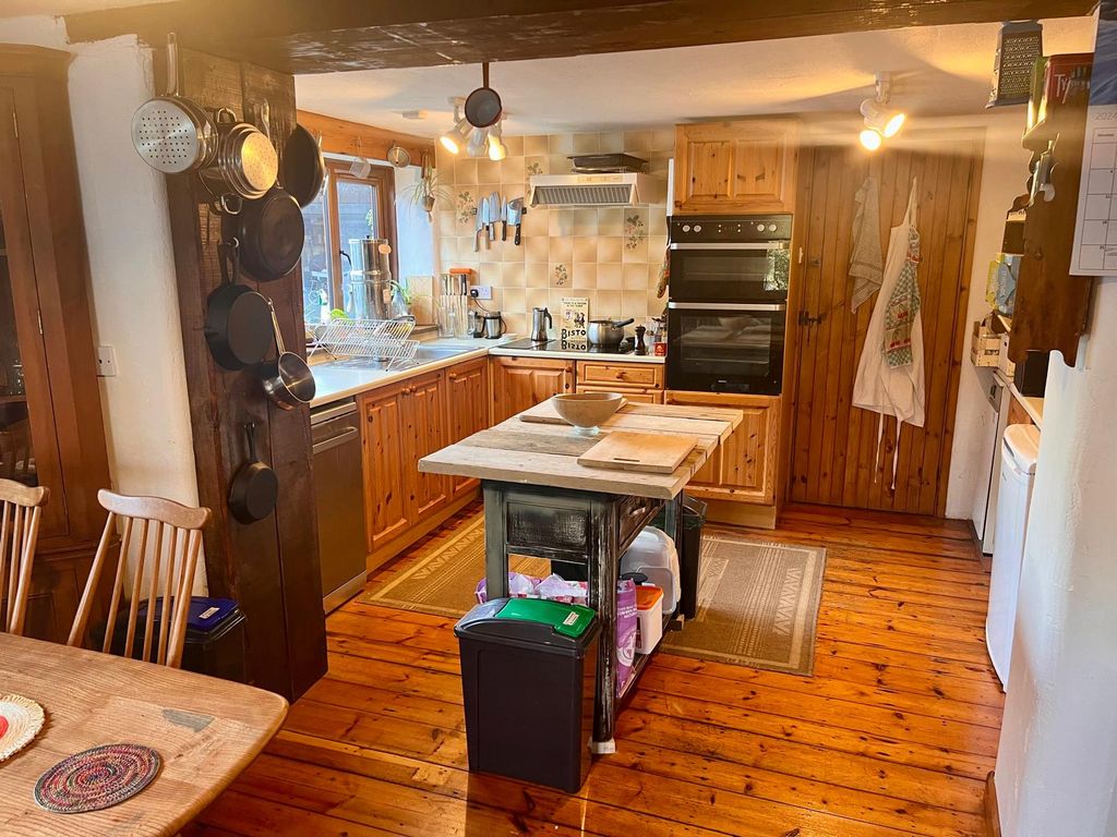 Property photo 3 of 5