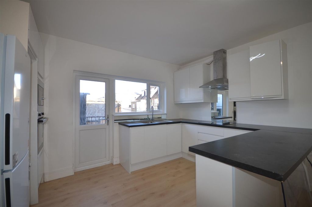 Property photo 2 of 8 Dsc_3362.Jpg