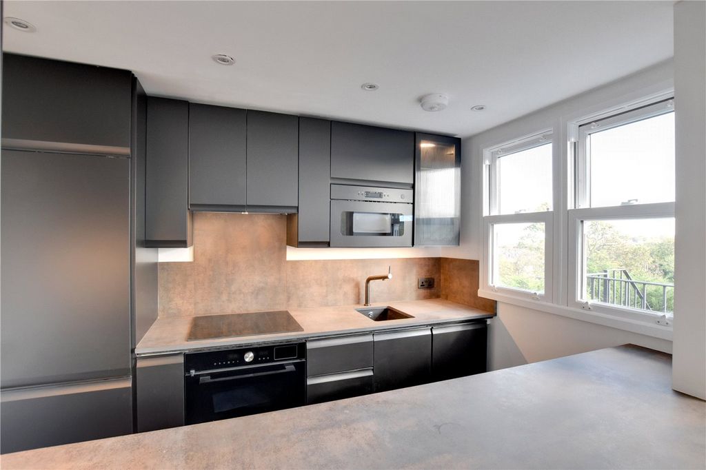 Property photo 2 of 13 Picture No. 06