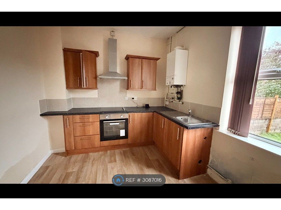 Property photo 1 of 8 Kitchen