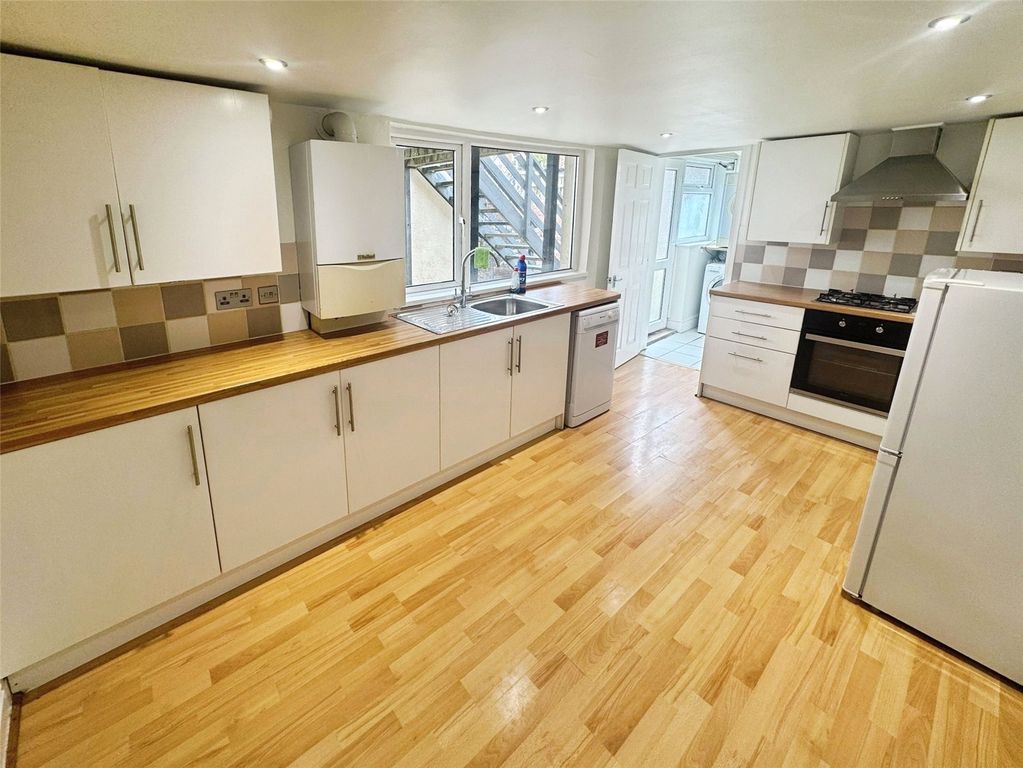 Property photo 2 of 12 Kitchen