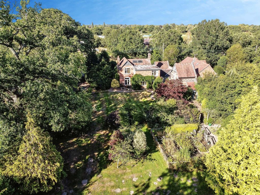 Property photo 2 of 27