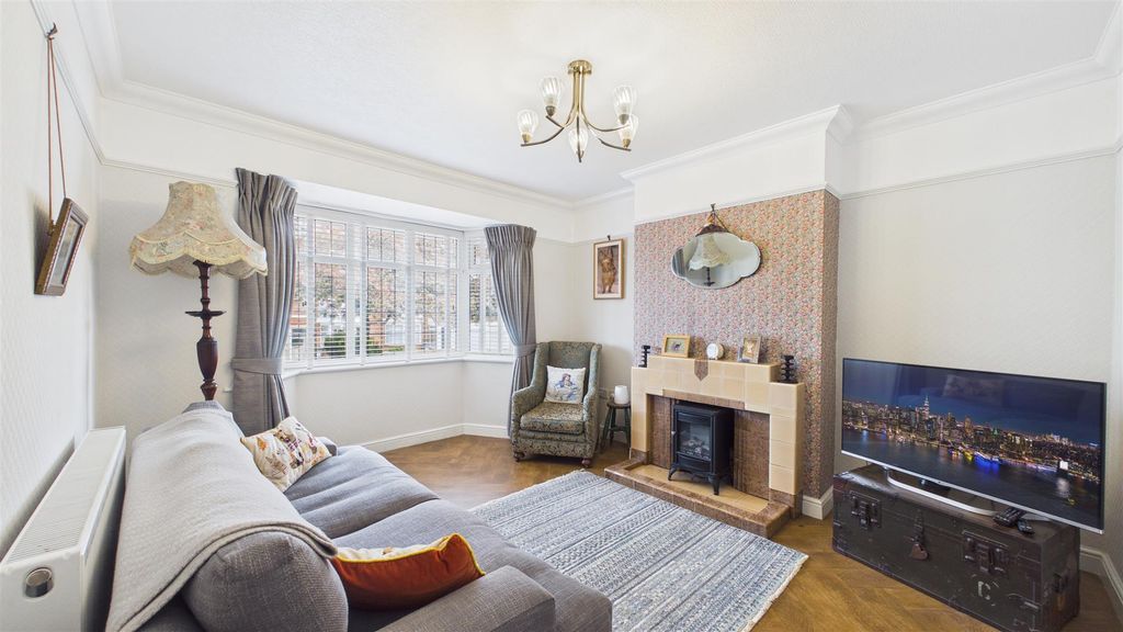 Property photo 2 of 27 Cam05101G0-Pr0151-Still013.Jpg