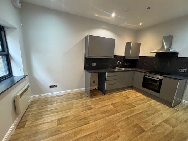 Property photo 3 of 10 Entrance Porch