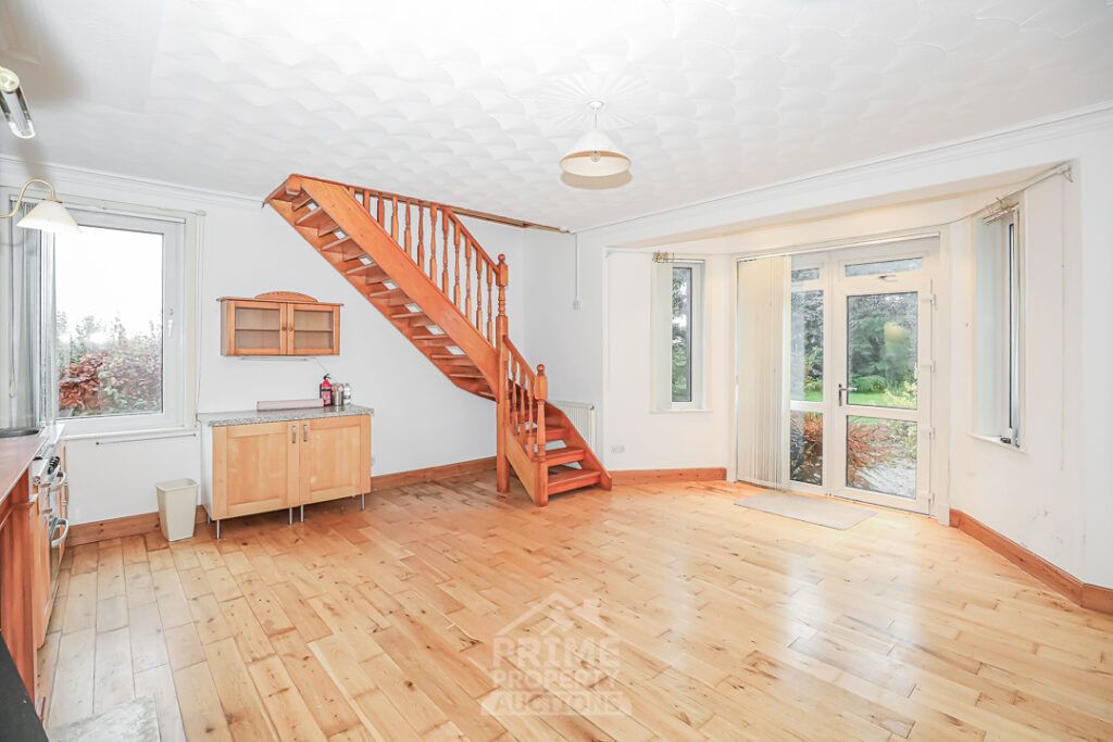 Property photo 2 of 32