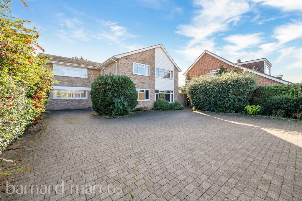 Property photo 1 of 16 Exterior