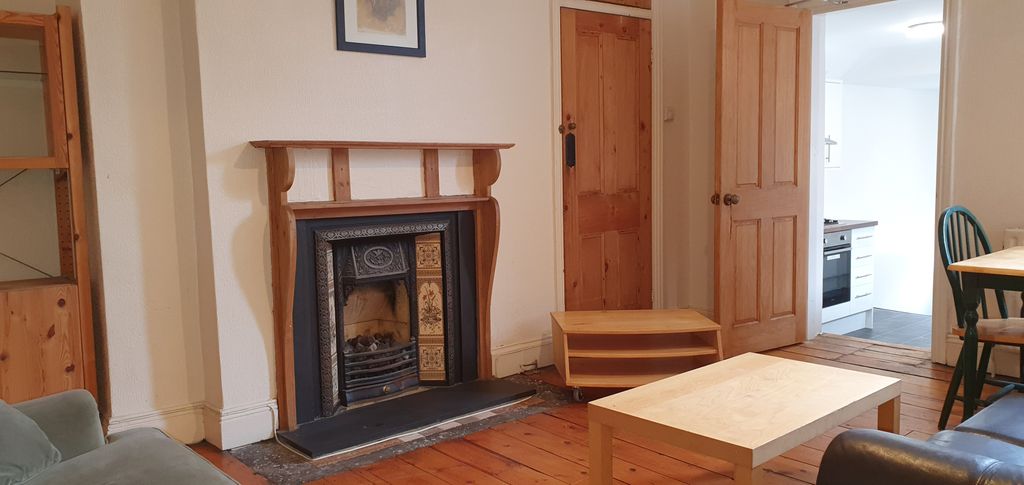 Property photo 3 of 8