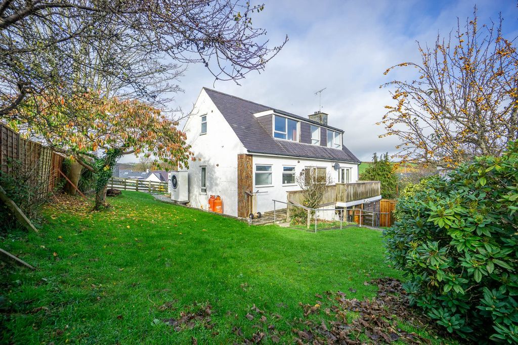 Property photo 1 of 33